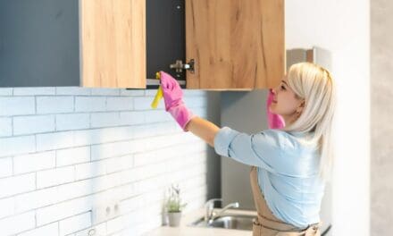 The Effective Way for Cleaning Kitchen Cabinets with Vinegar